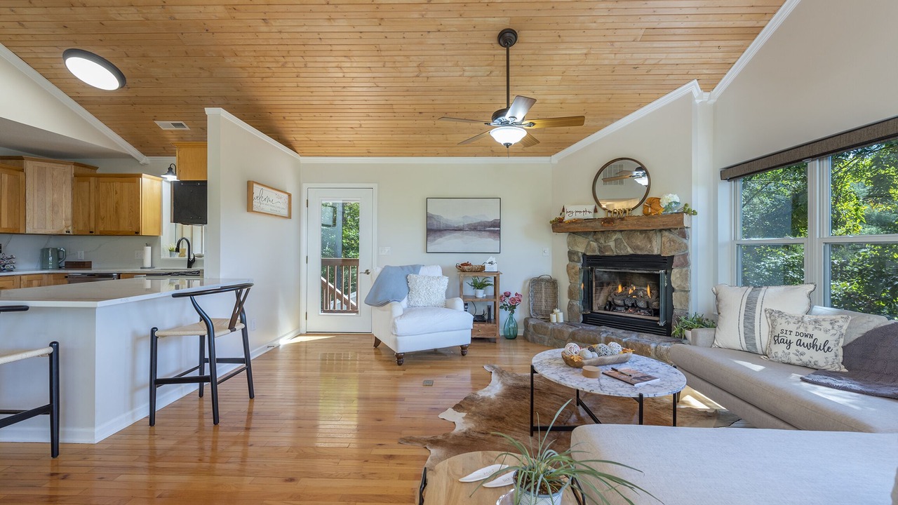 Photo of Livingroom in Burnsville