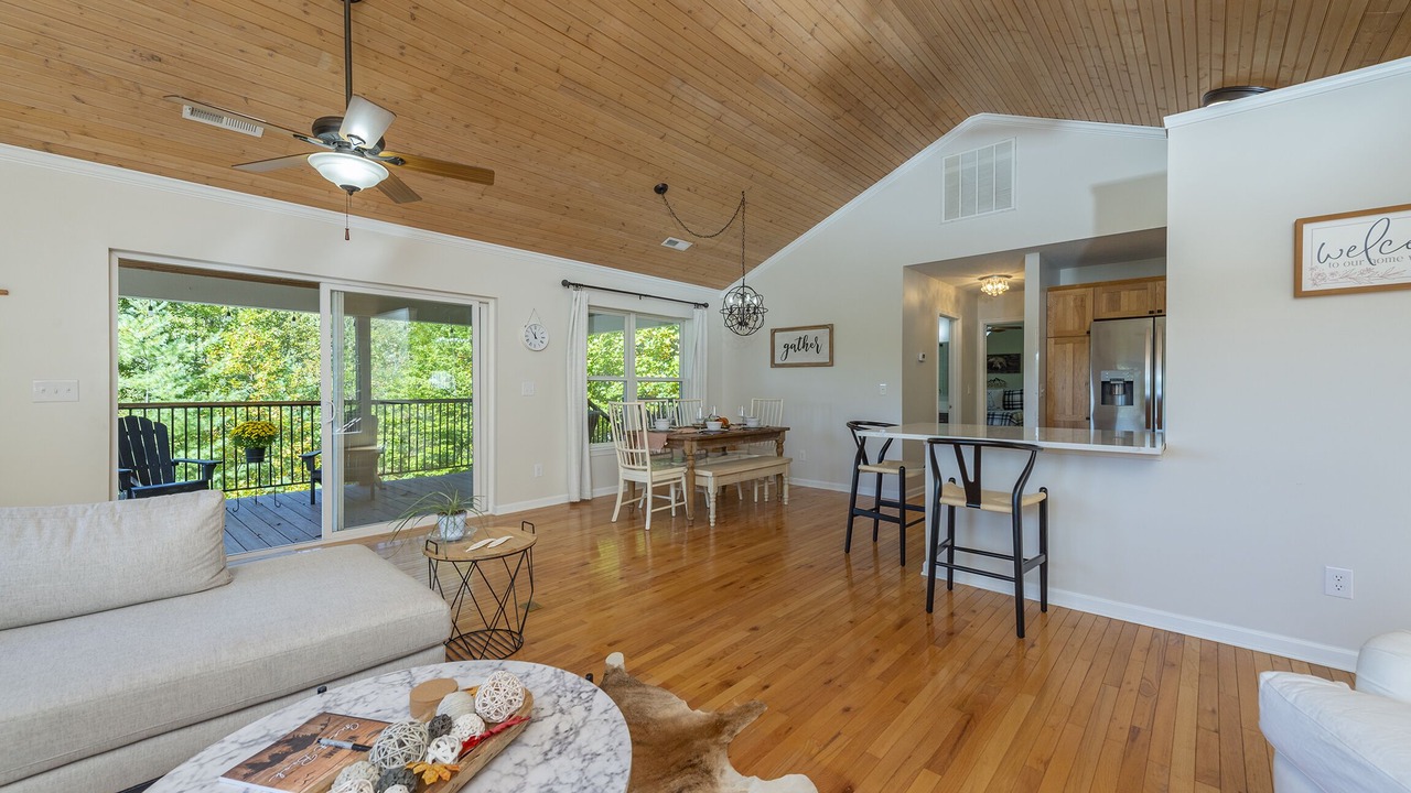 Photo of Livingroom in Burnsville