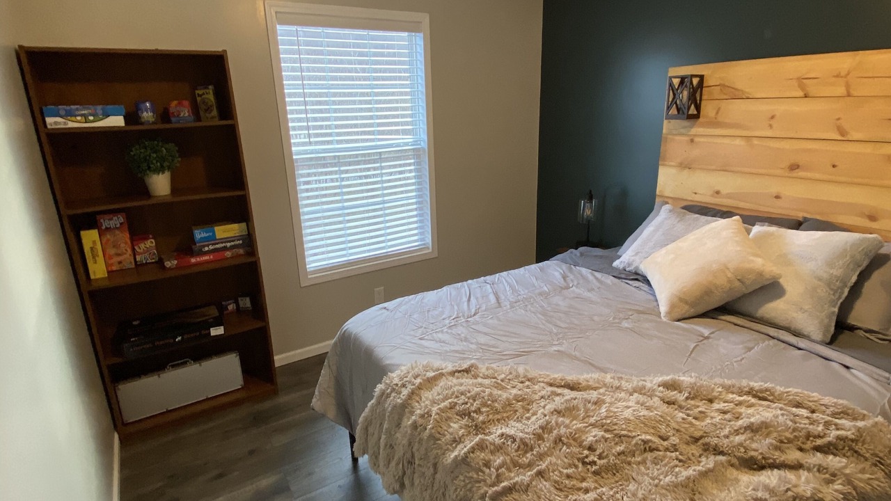 Photo of Bedroom in Newcomb