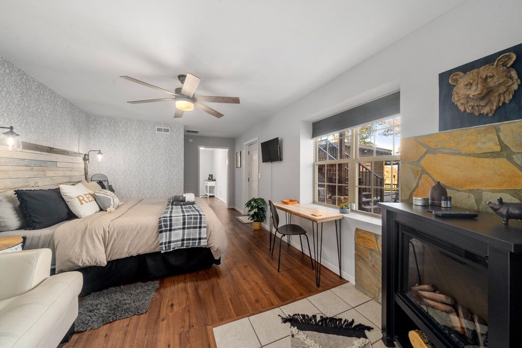 Photo of Livingroom in Hendersonville