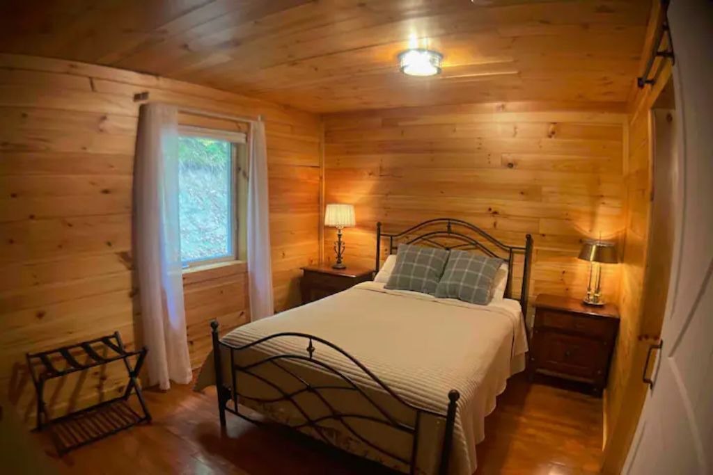 Photo of Bedroom in Campton
