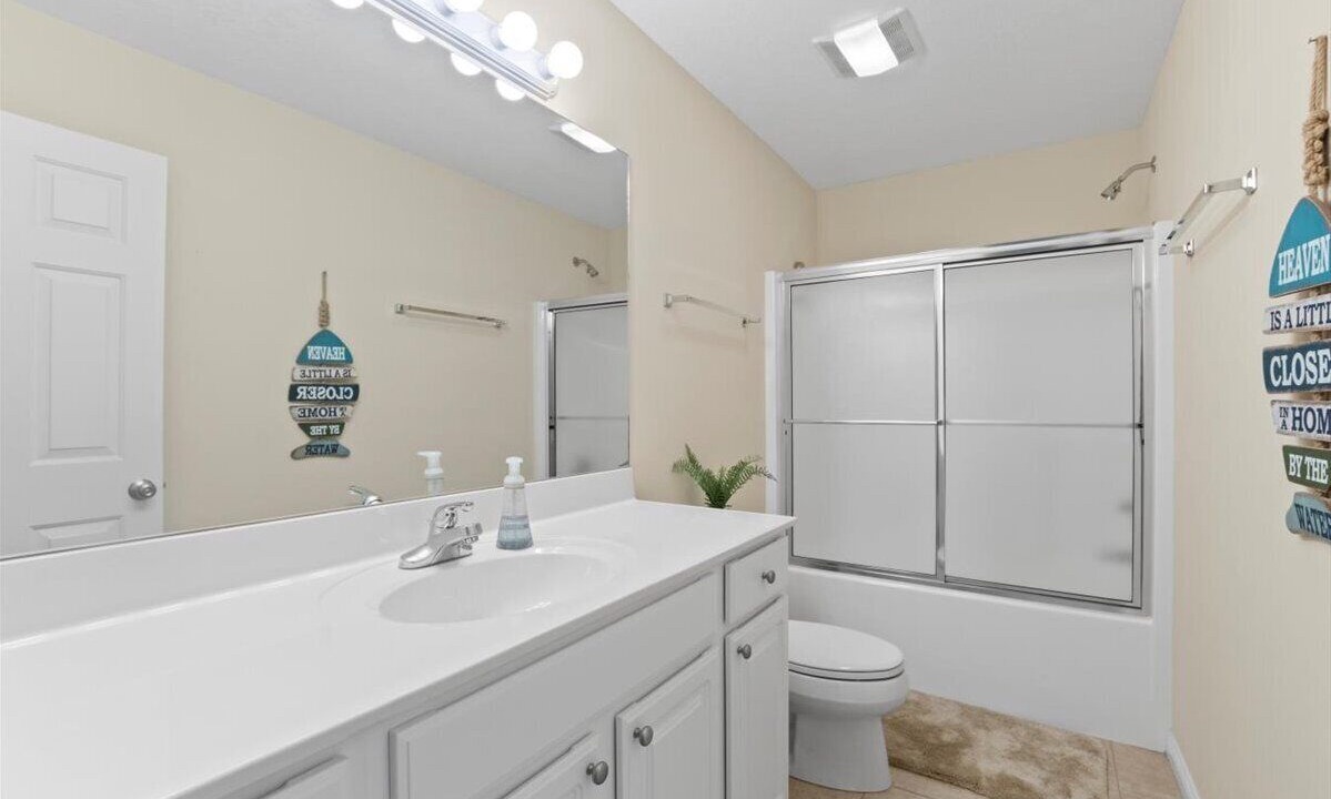 Photo of Bathroom in La Follette