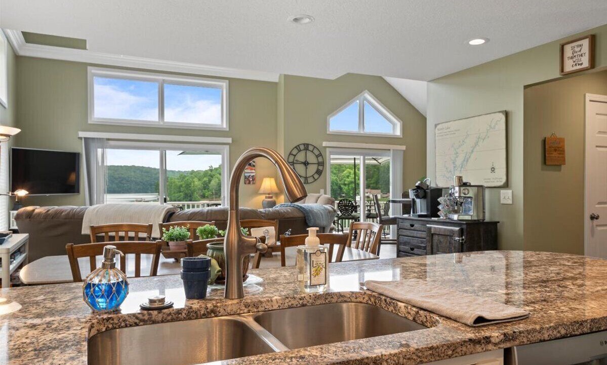 Photo of Livingroom in La Follette
