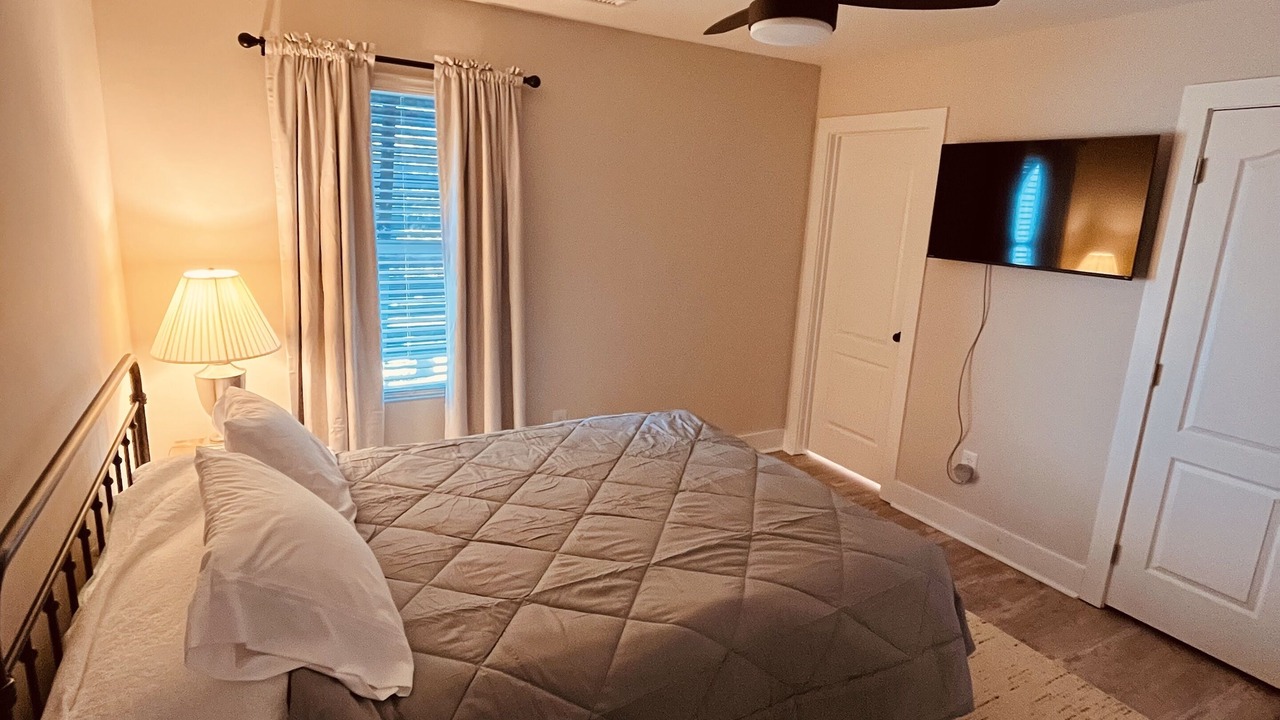 Photo of Bedroom in Long Beach