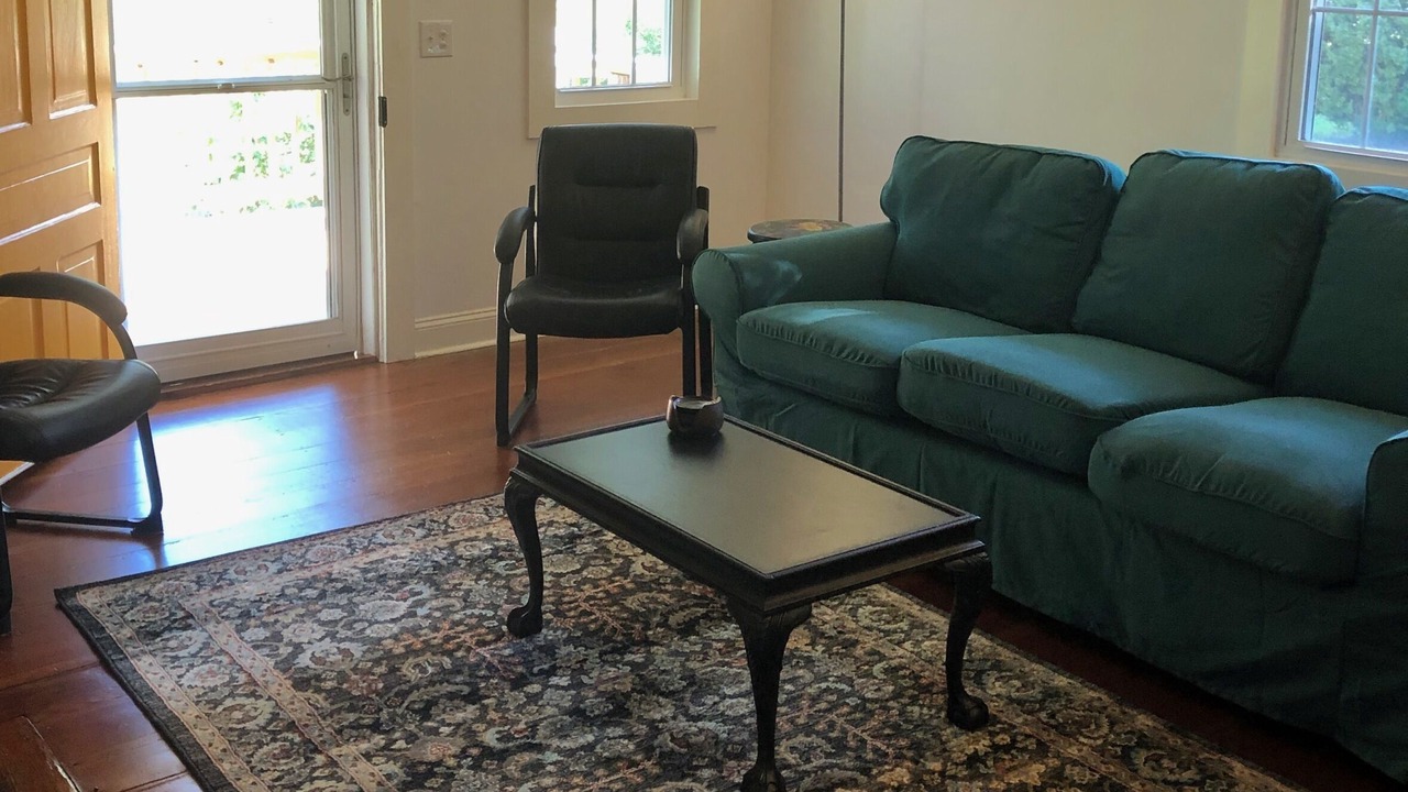 Photo of Bedroom in Alton