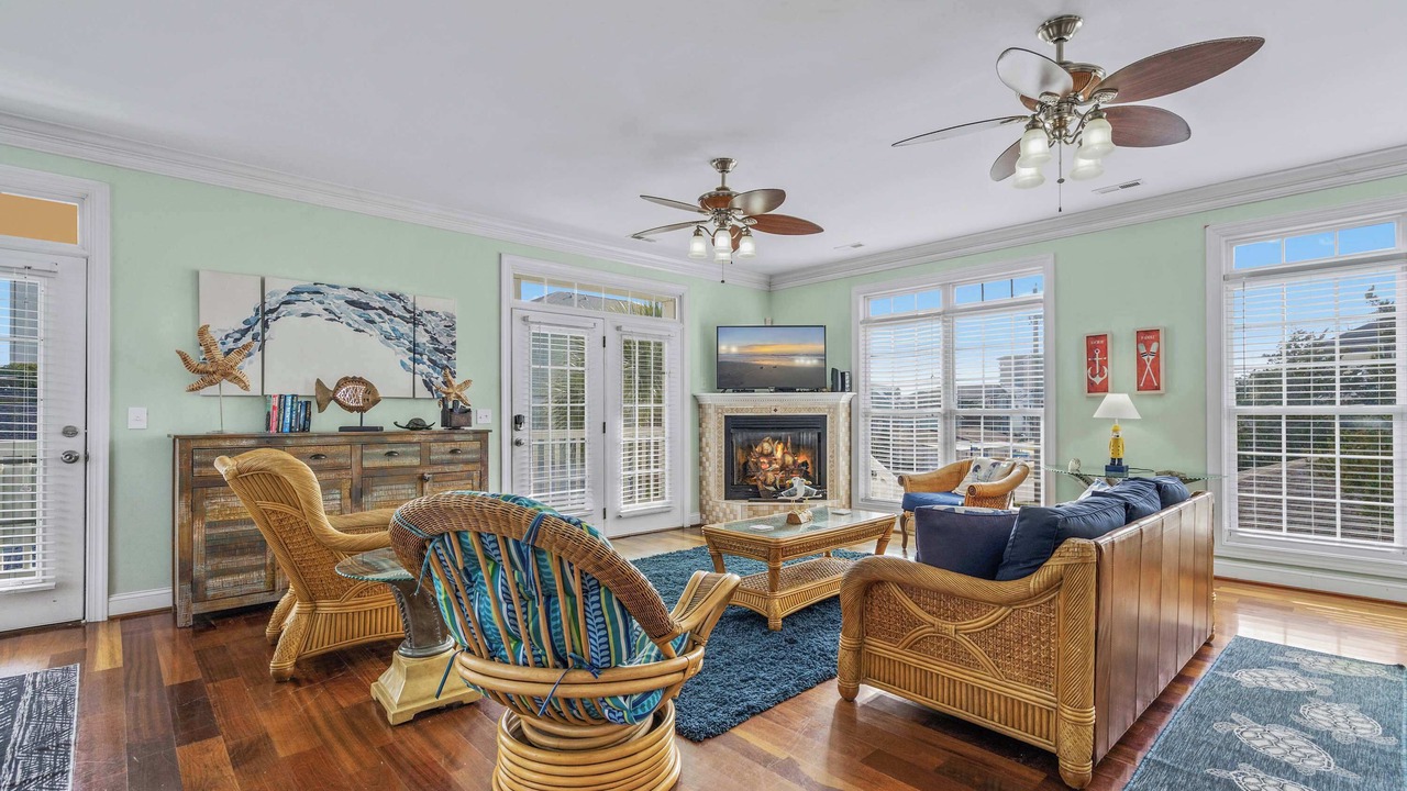 Photo of Livingroom in Crescent Beach