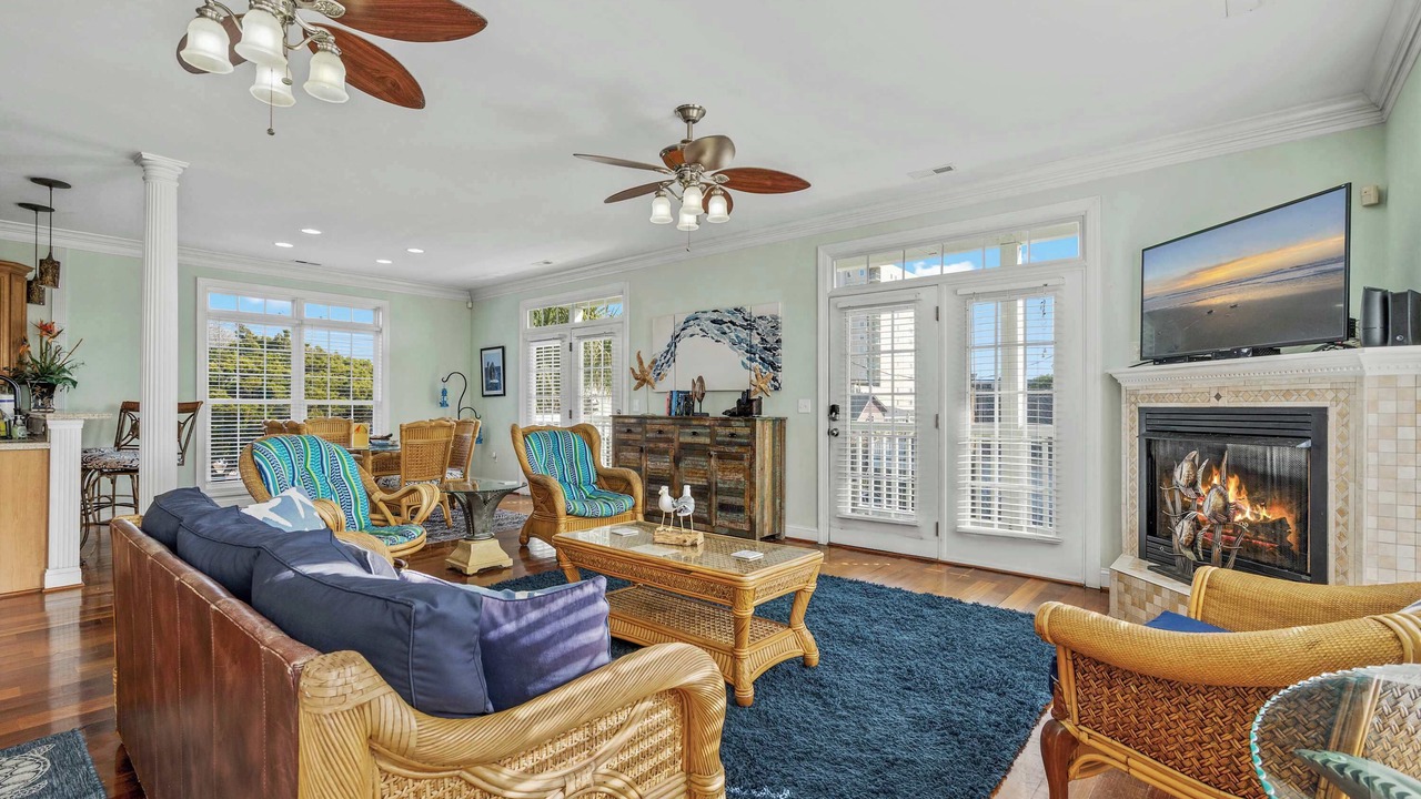 Photo of Livingroom in Crescent Beach