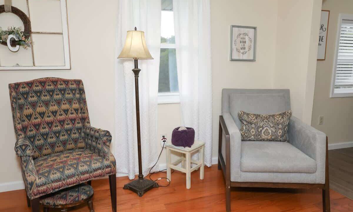 Photo of Livingroom in Burks Fork