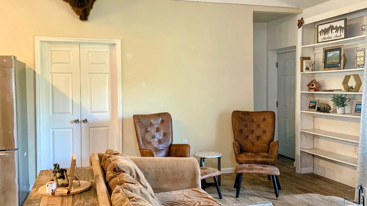 Photo of Livingroom in Travelers Rest