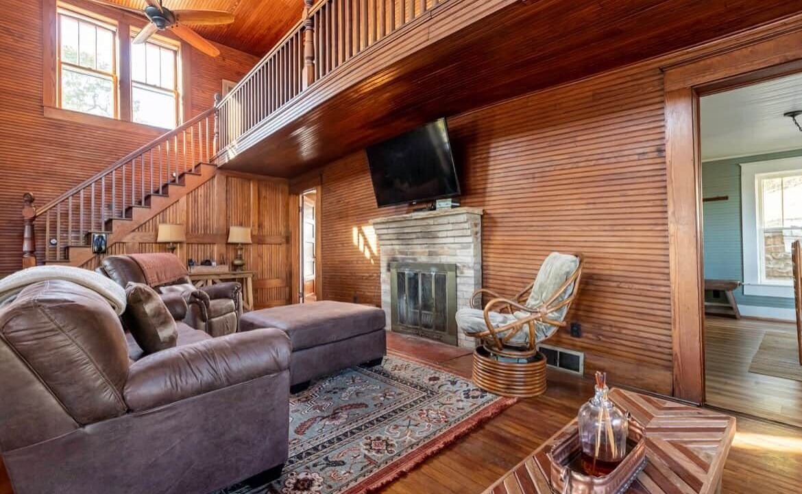 Photo of Livingroom in Elizabethtown