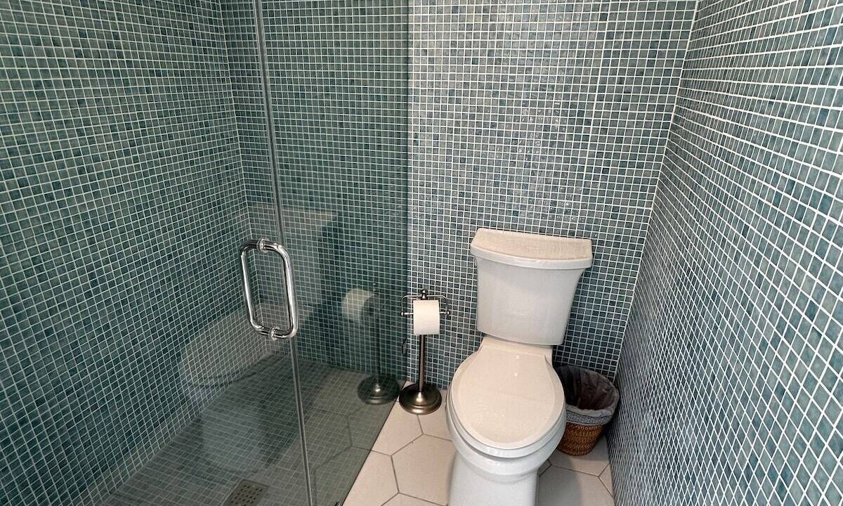 Photo of Bathroom in Airlie