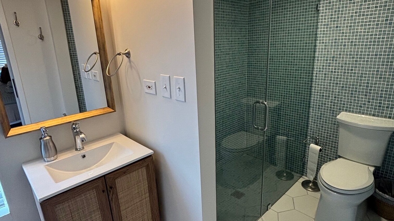 Photo of Bathroom in Airlie