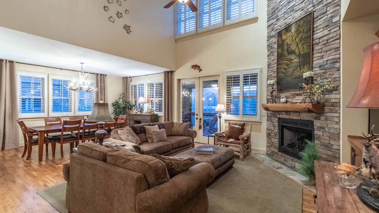 Photo of Livingroom in Bear Lake Reserve