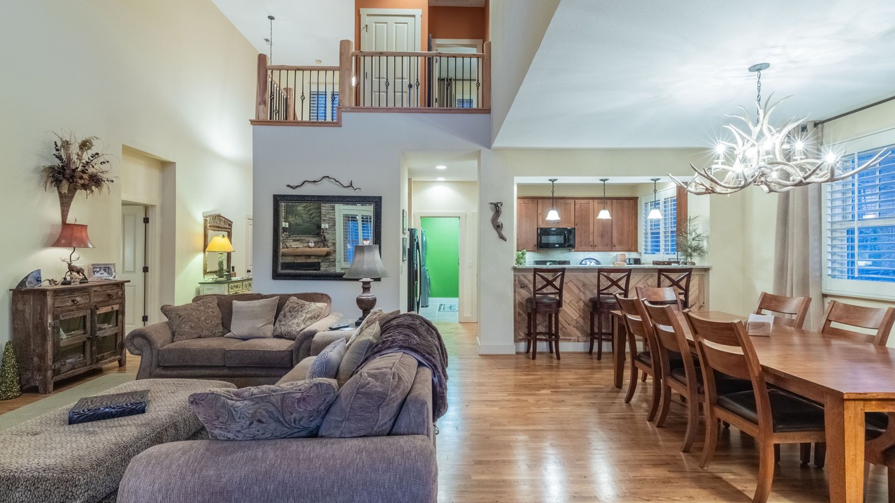 Photo of Livingroom in Bear Lake Reserve