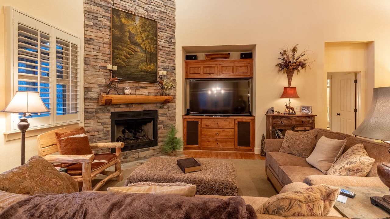 Photo of Livingroom in Bear Lake Reserve