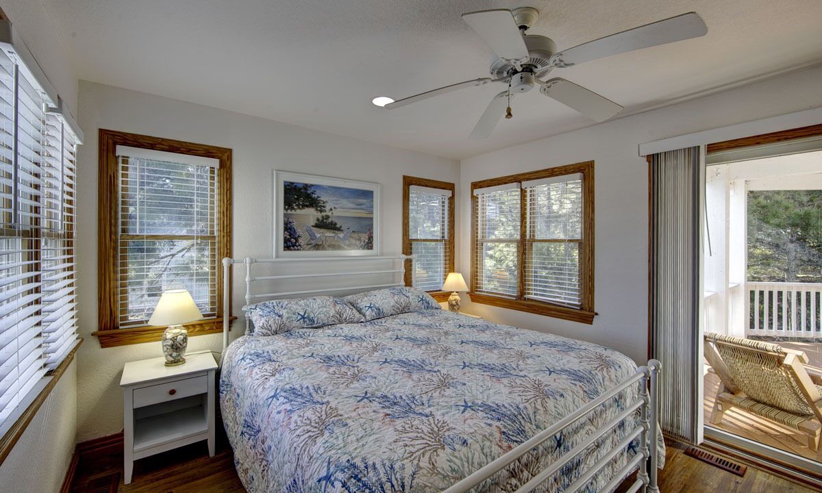 Photo of Bedroom in Monteray Shores