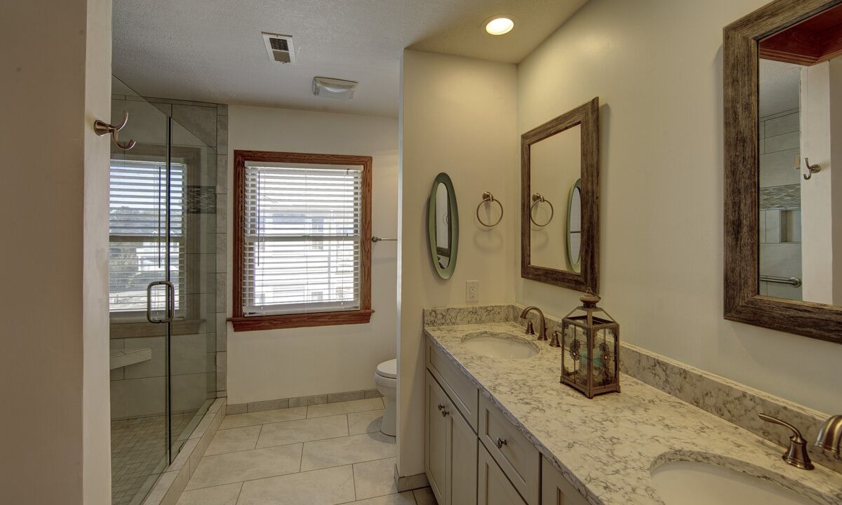 Photo of Bathroom in Monteray Shores