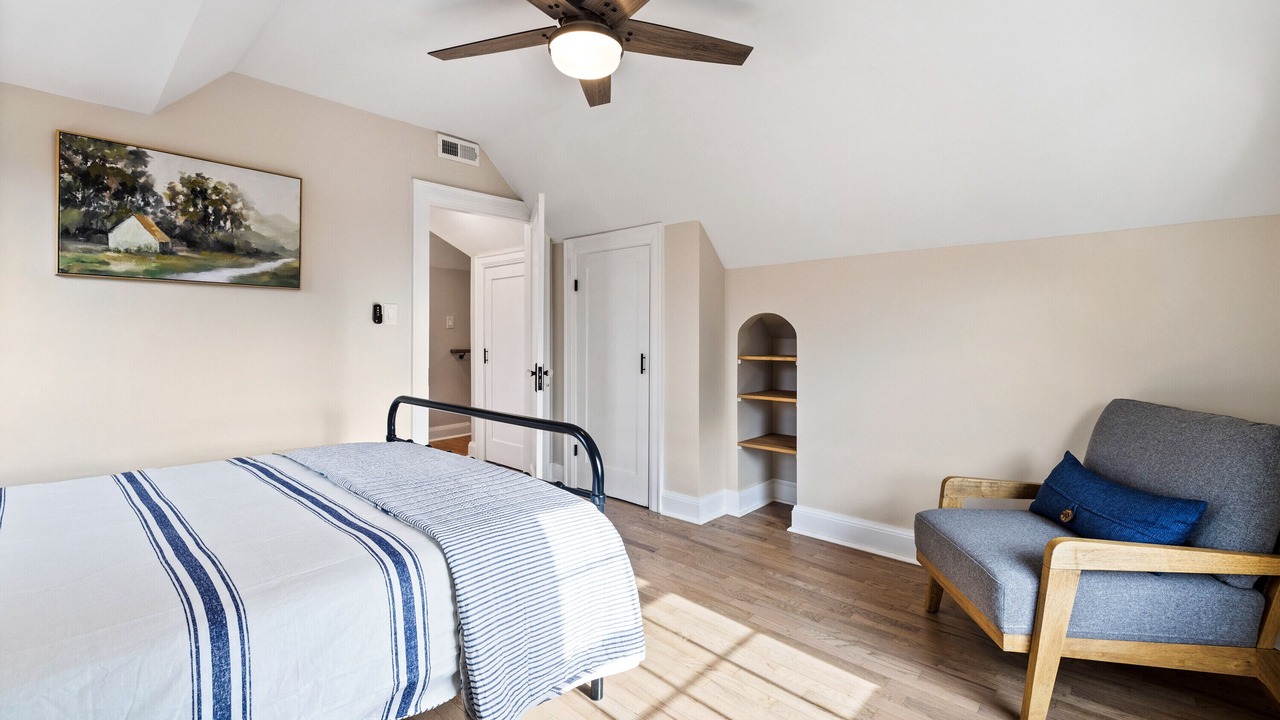Photo of Bedroom in Maryville