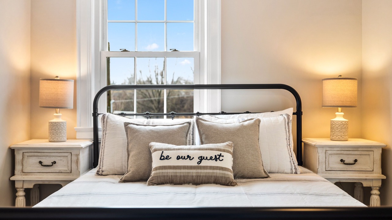 Photo of Bedroom in Maryville