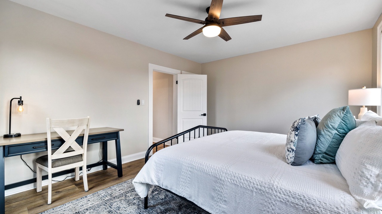 Photo of Bedroom in Maryville