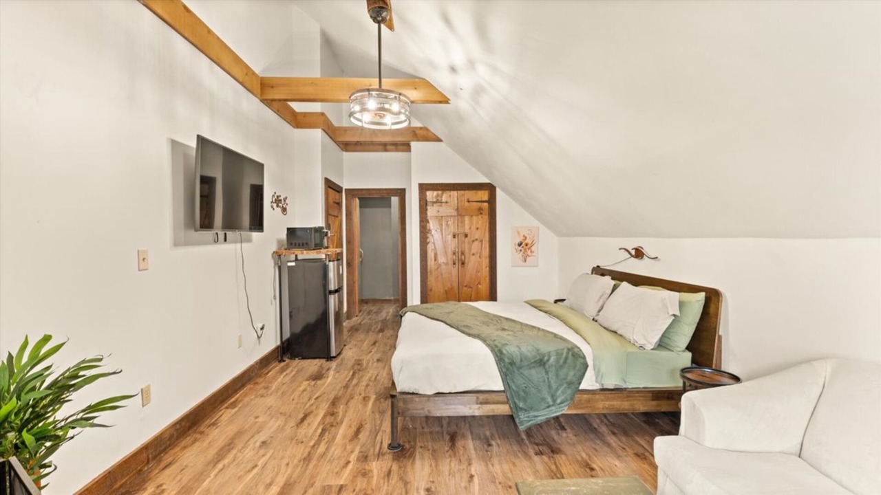 Photo of Bedroom in Townsend