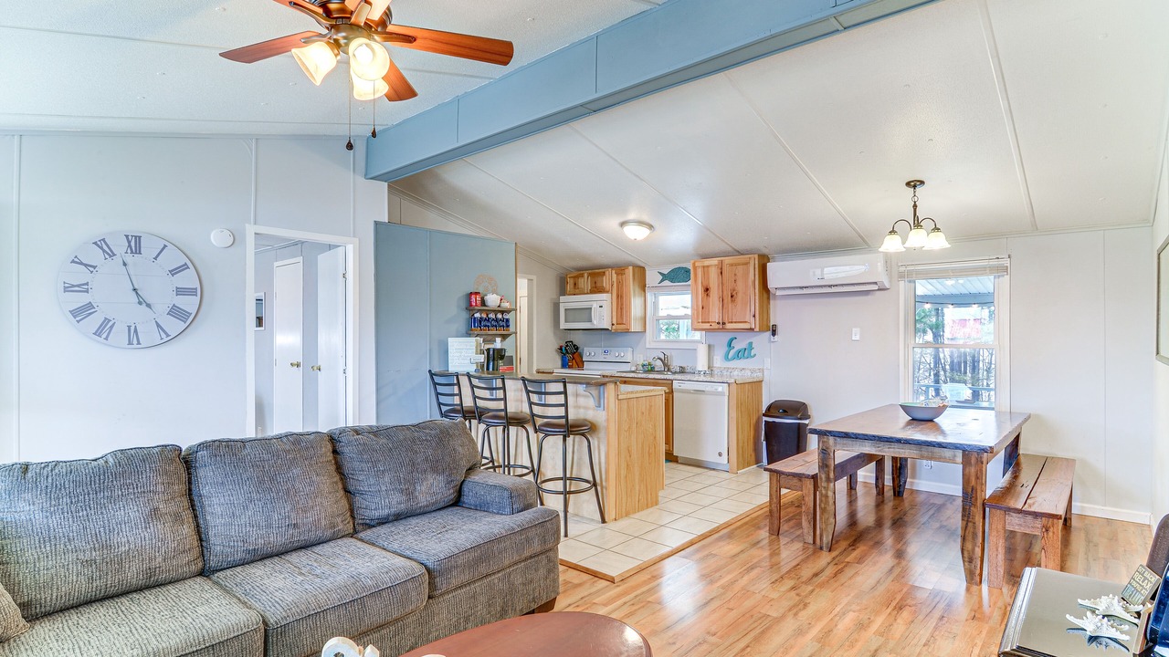 Photo of Livingroom in Monticello