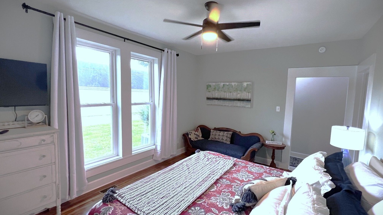 Photo of Bedroom in Livingston