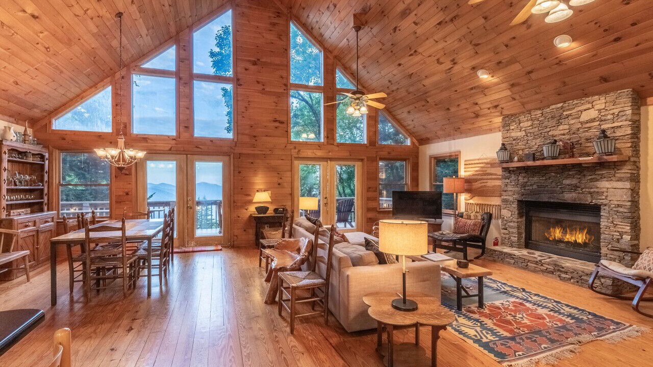 Photo of Livingroom in Sylva