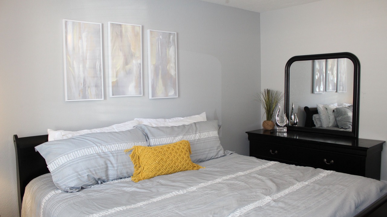 Photo of Bedroom in Lakeside Estates