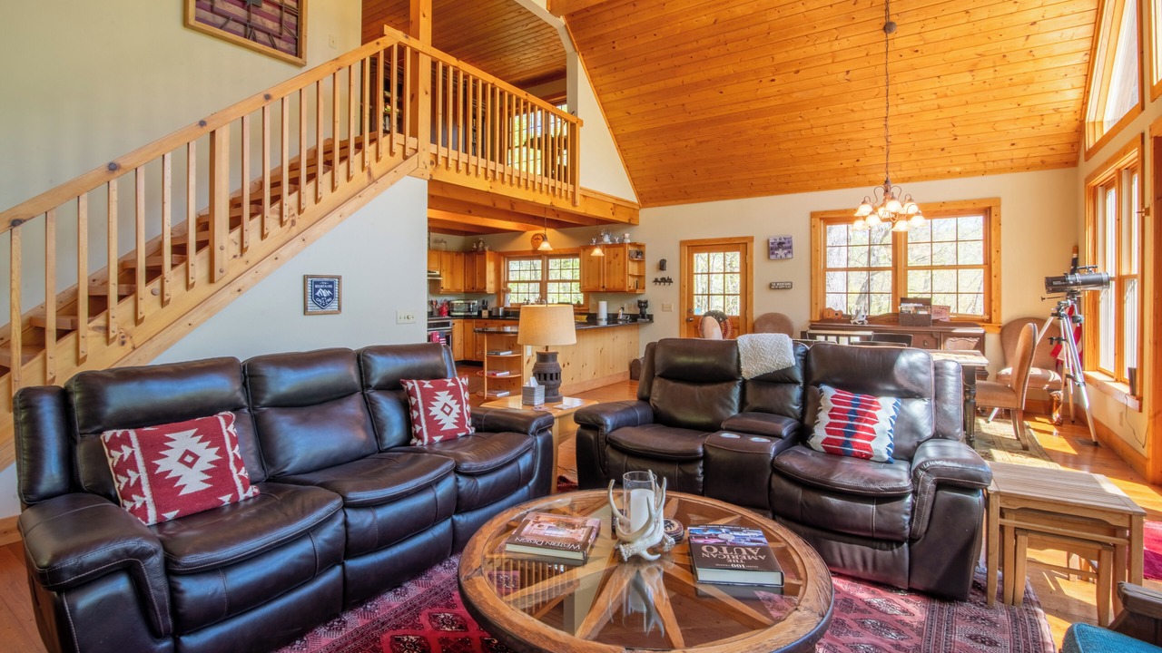 Photo of Livingroom in Cullowhee