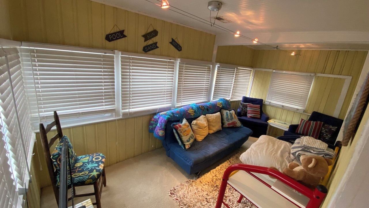 Photo of Livingroom in North Carolina Coast