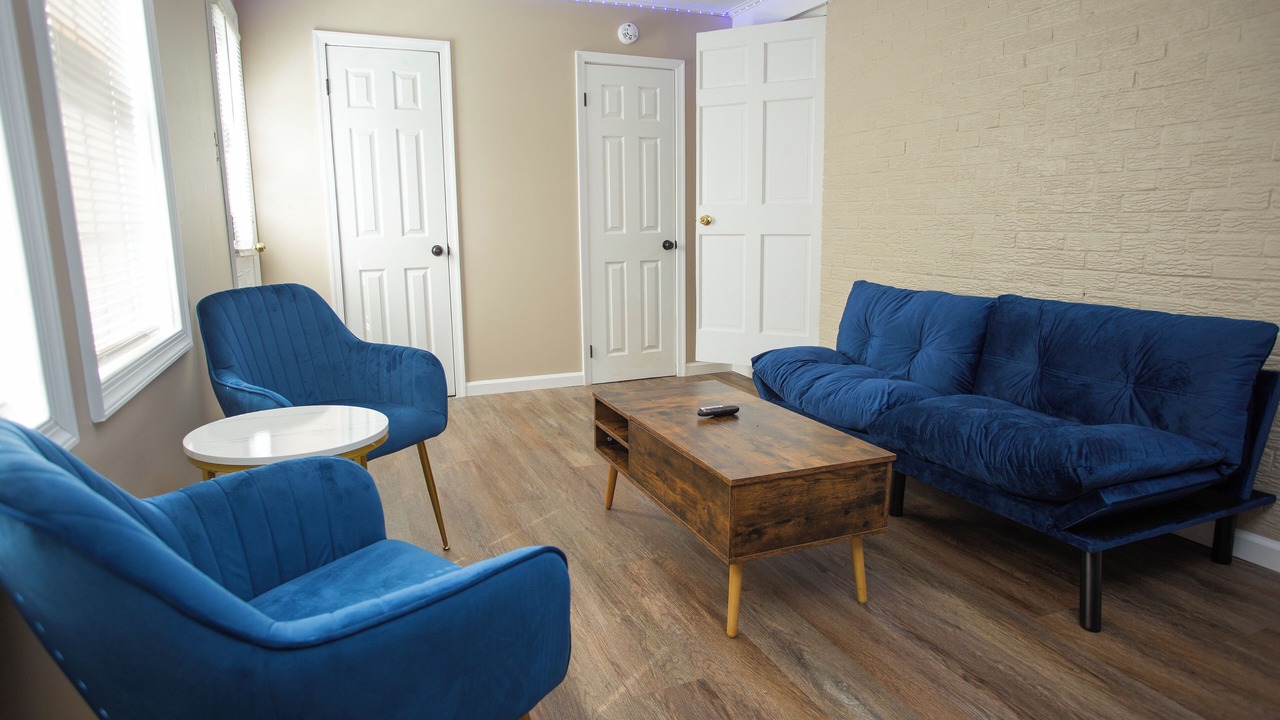 Photo of Livingroom in Coliseum Central