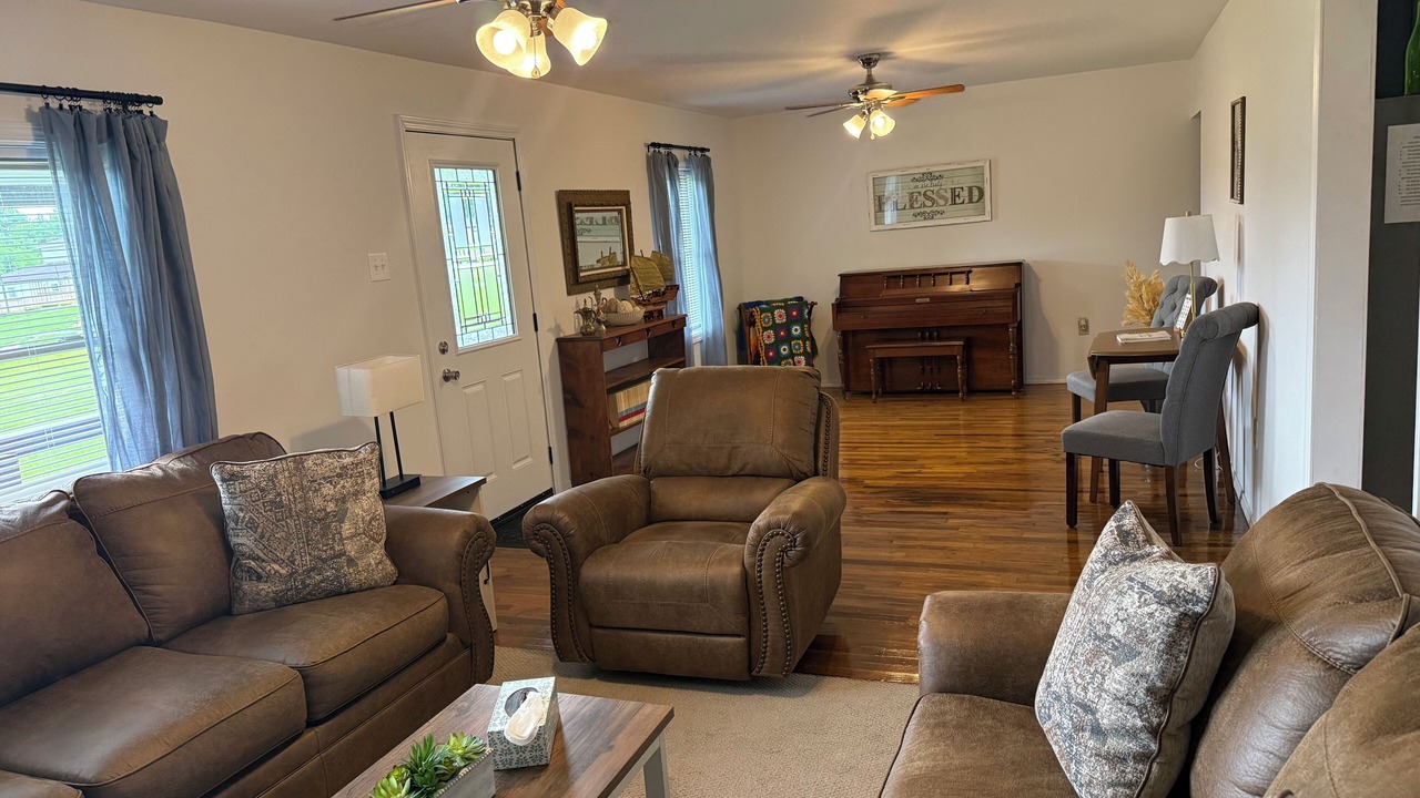 Photo of Livingroom in Woodbine
