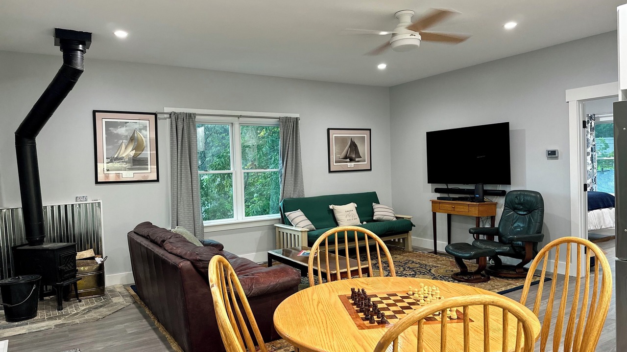 Photo of Livingroom in Saluda