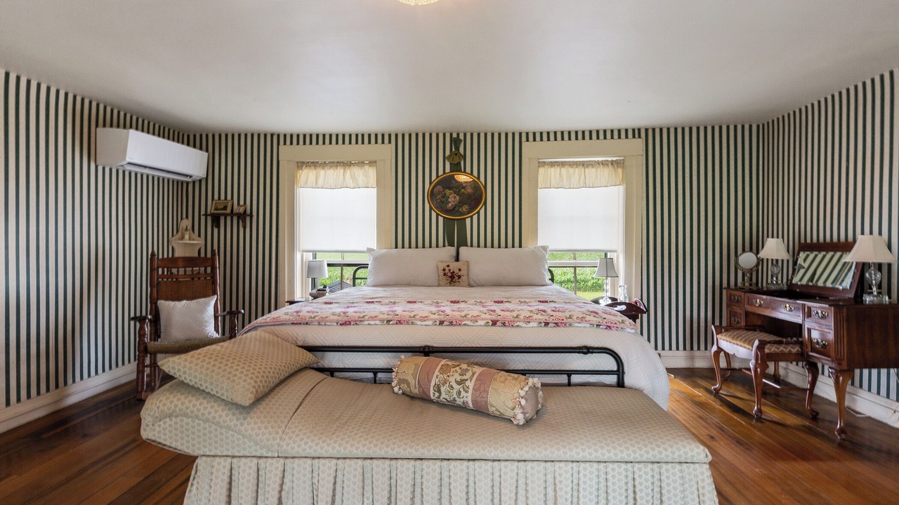 Photo of Bedroom in Bardstown