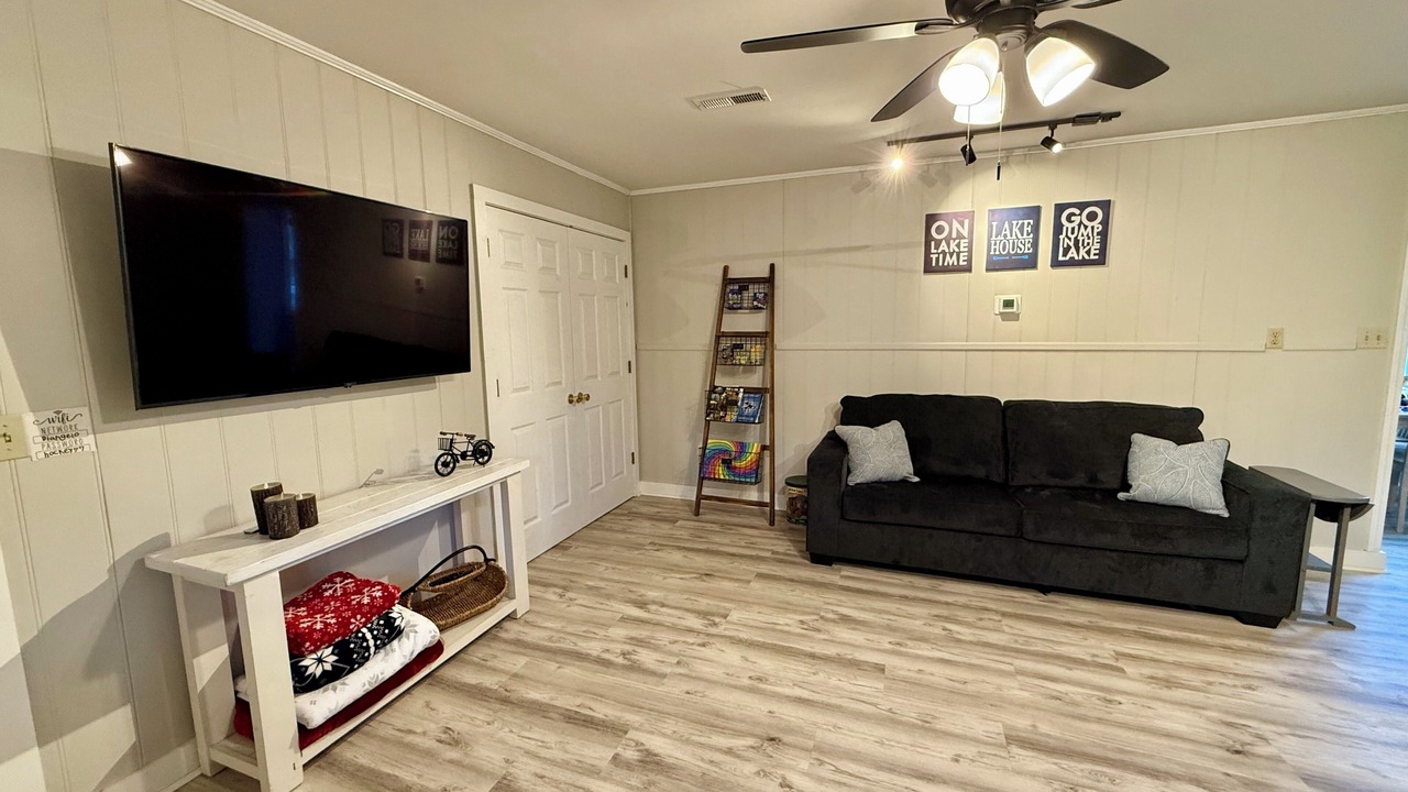 Photo of Livingroom in Sloans Valley