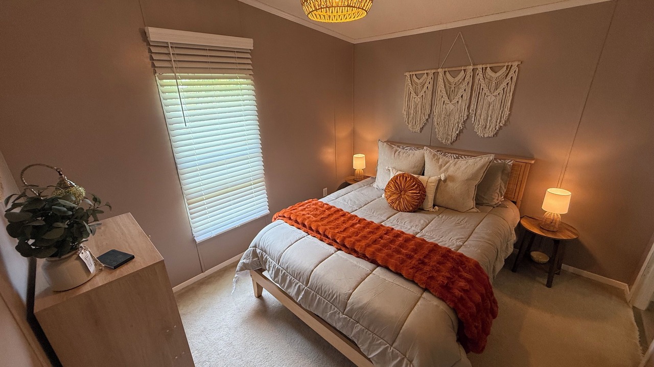 Photo of Bedroom in Court House