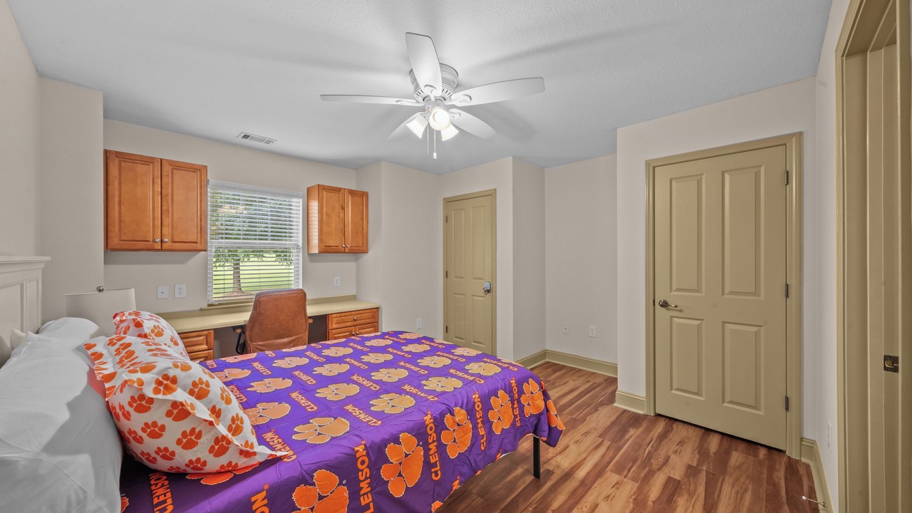 Photo of Bedroom in Seneca