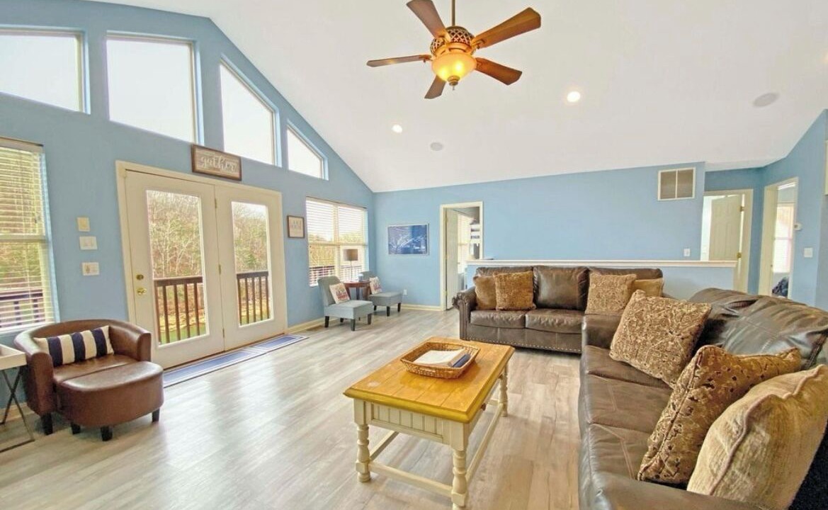 Photo of Bedroom in Lakeside Estates