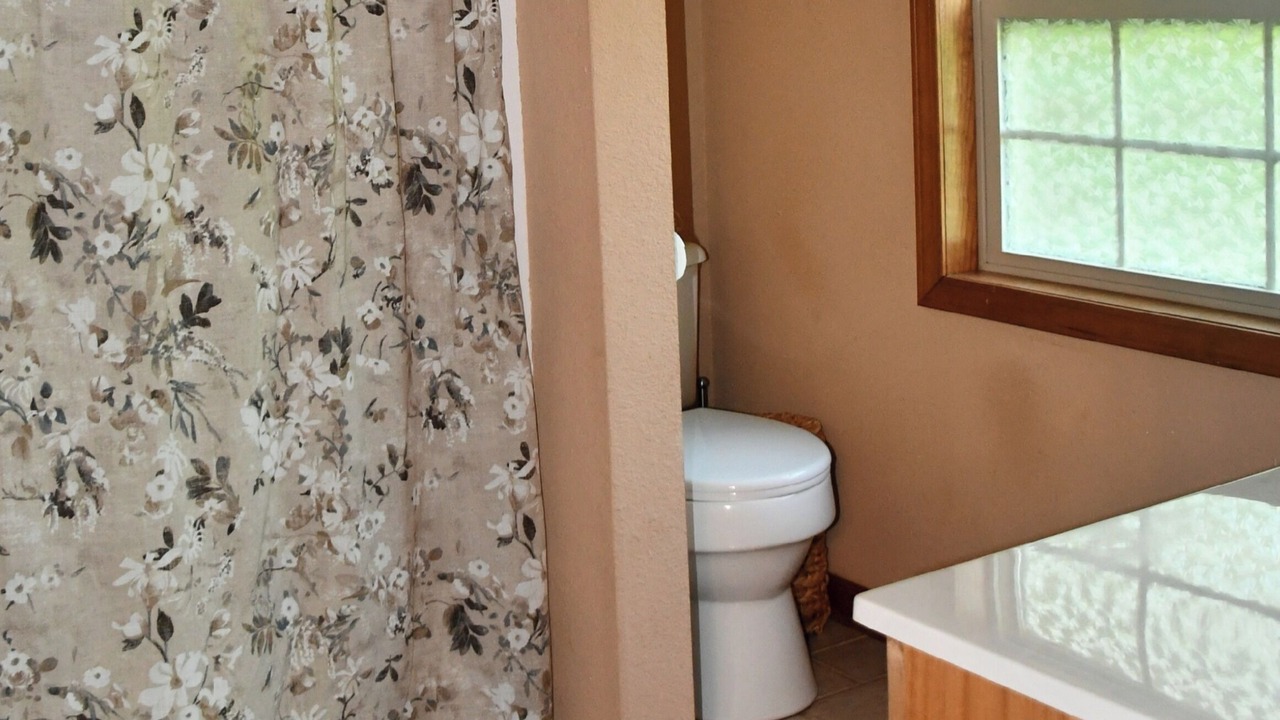 Photo of Bathroom in Byrdstown