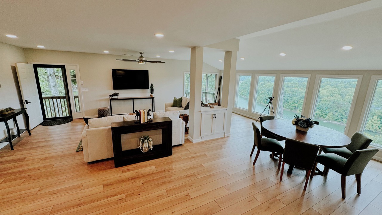 Photo of Livingroom in Bronston