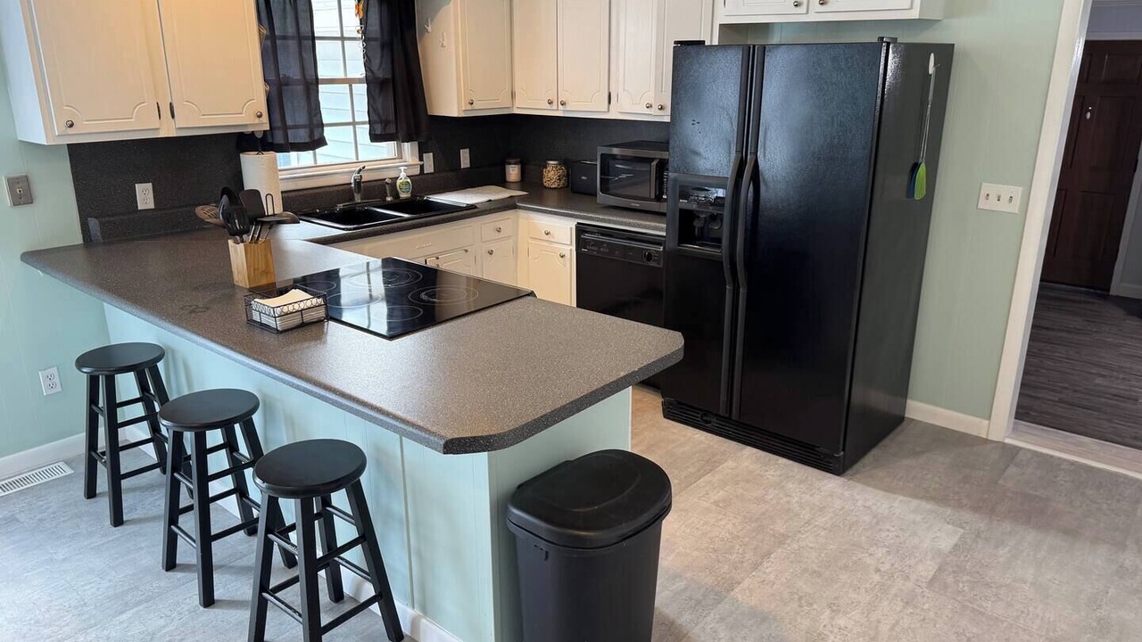 Photo of Kitchen in Green Meadow