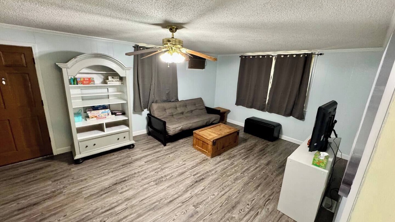 Photo of Livingroom in Green Meadow