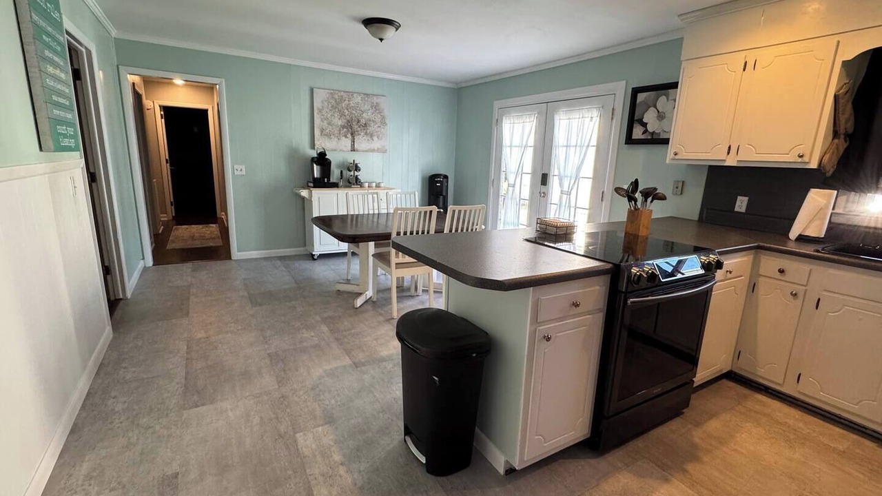 Photo of Kitchen in Green Meadow