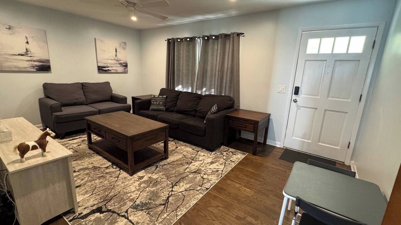 Photo of Livingroom in Green Meadow