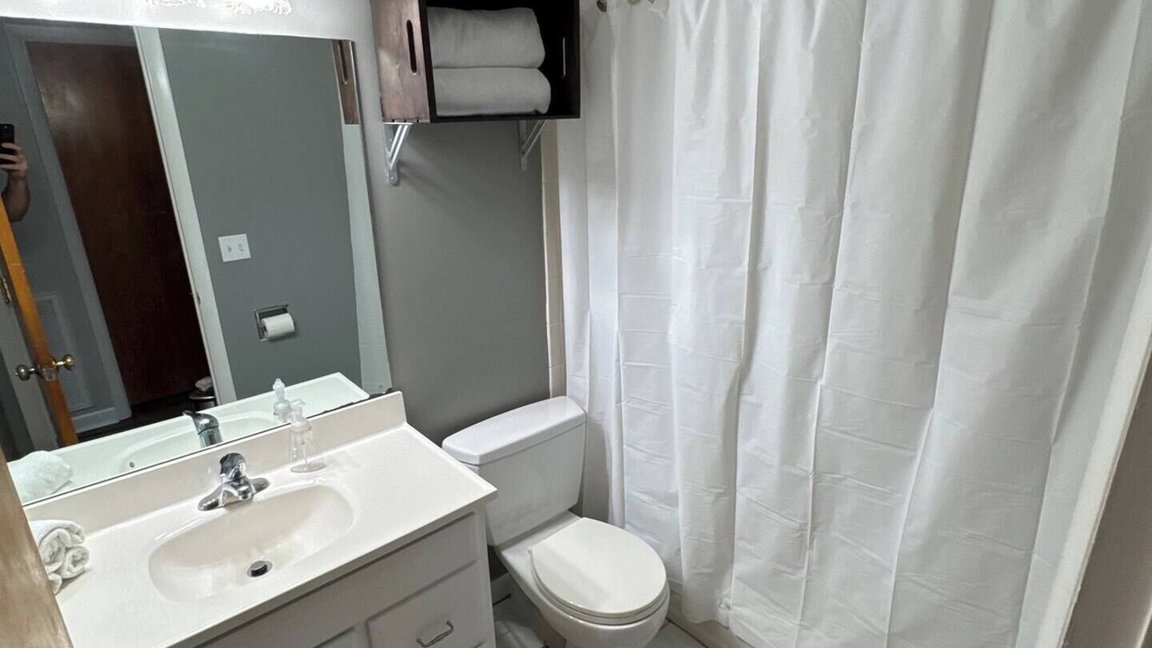 Photo of Bathroom in Green Meadow