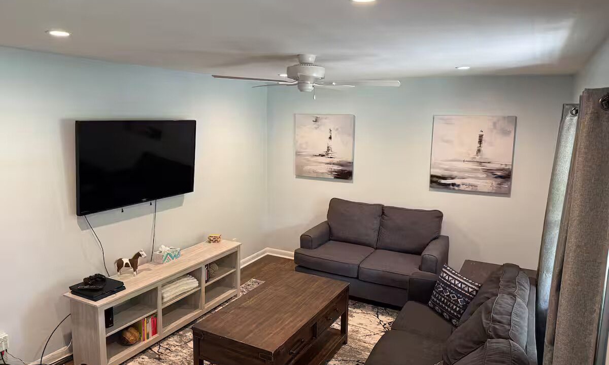 Photo of Livingroom in Green Meadow