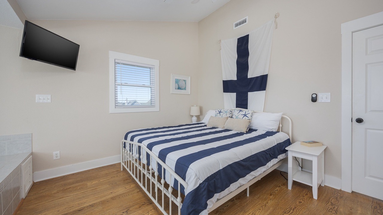 Photo of Bedroom in Waves