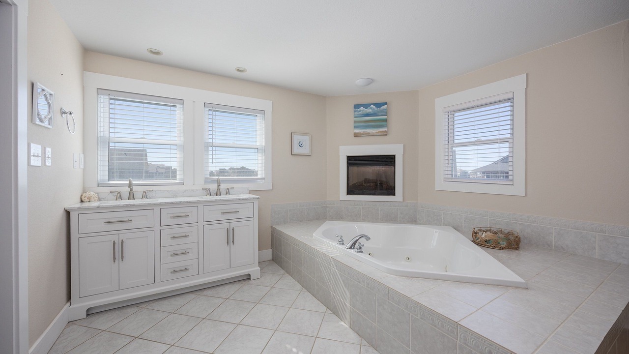 Photo of Bathroom in Waves