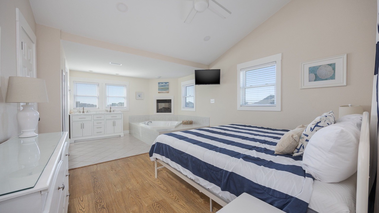 Photo of Bedroom in Waves